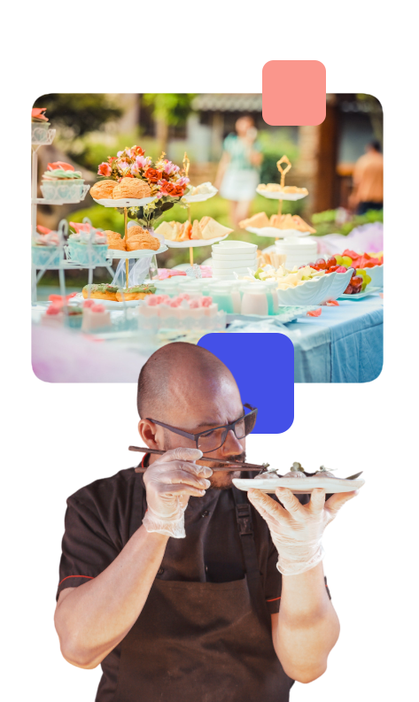 traiteur mariage préparant une assiette avec une photo de buffet mariage derrière lui