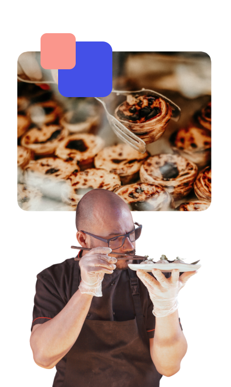 traiteur préparant une assiette avec une photo de dessert portugais derrière lui