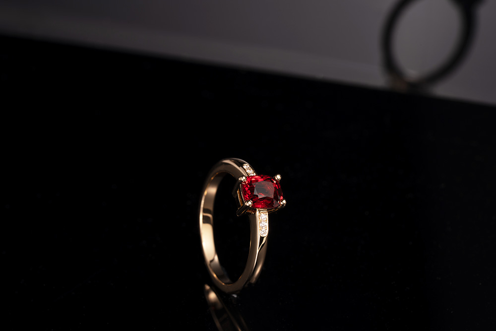 Solitaire Spinelle Rouge - Diamants & Or jaune