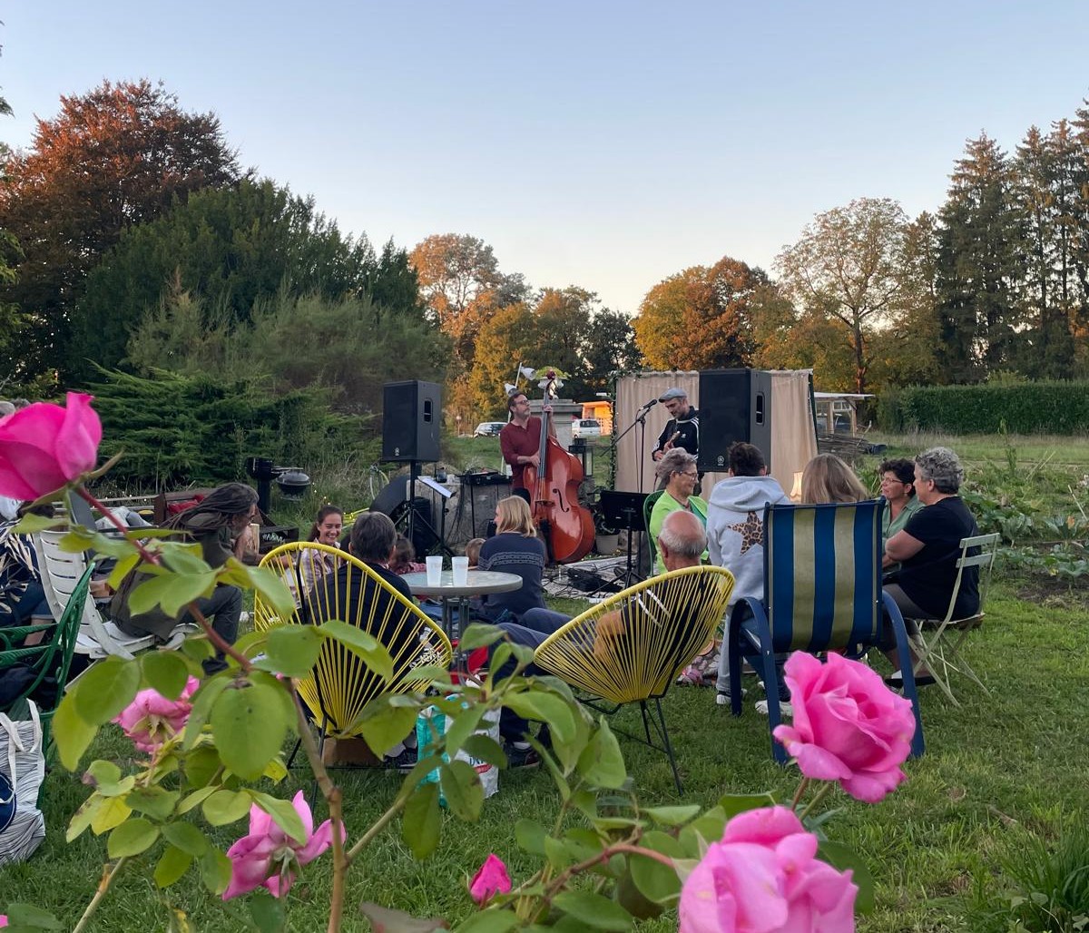 Concert lors du marché de septembre 2025