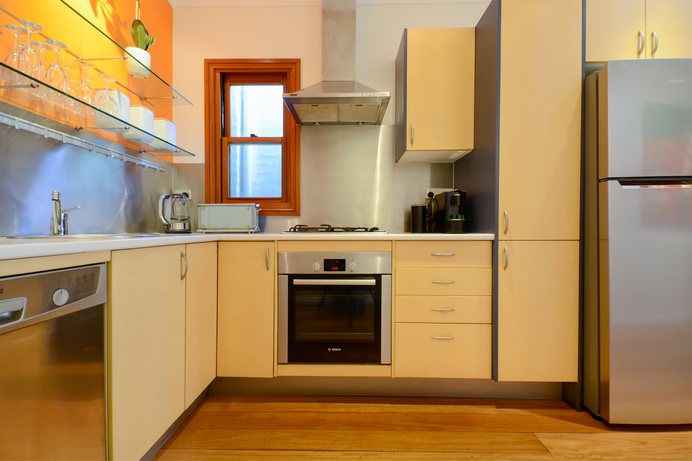 Kitchen - full sized fridge, gas stovetop, dishwasher