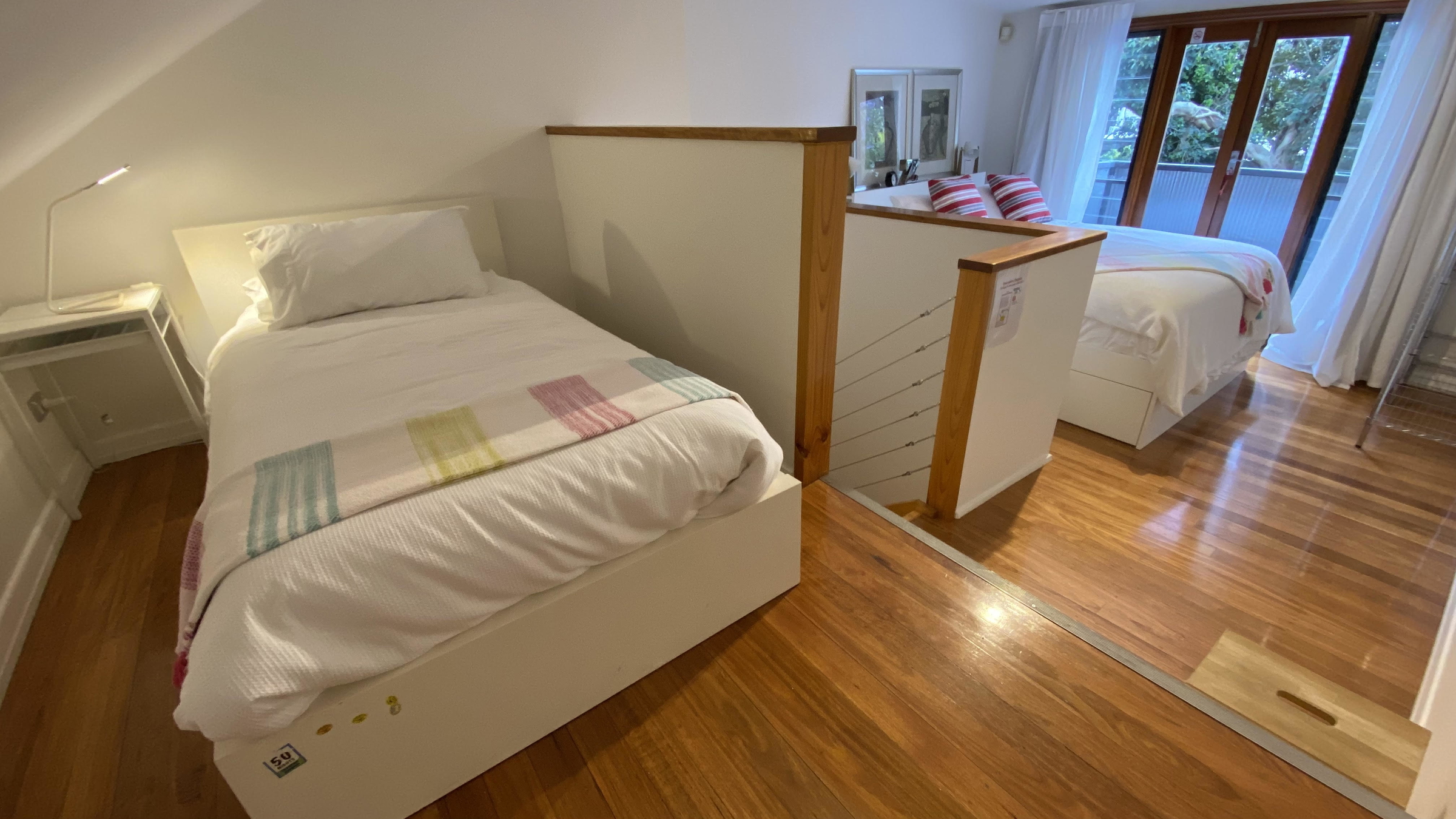 Upstairs bedroom has a separate alcove with Single bed.