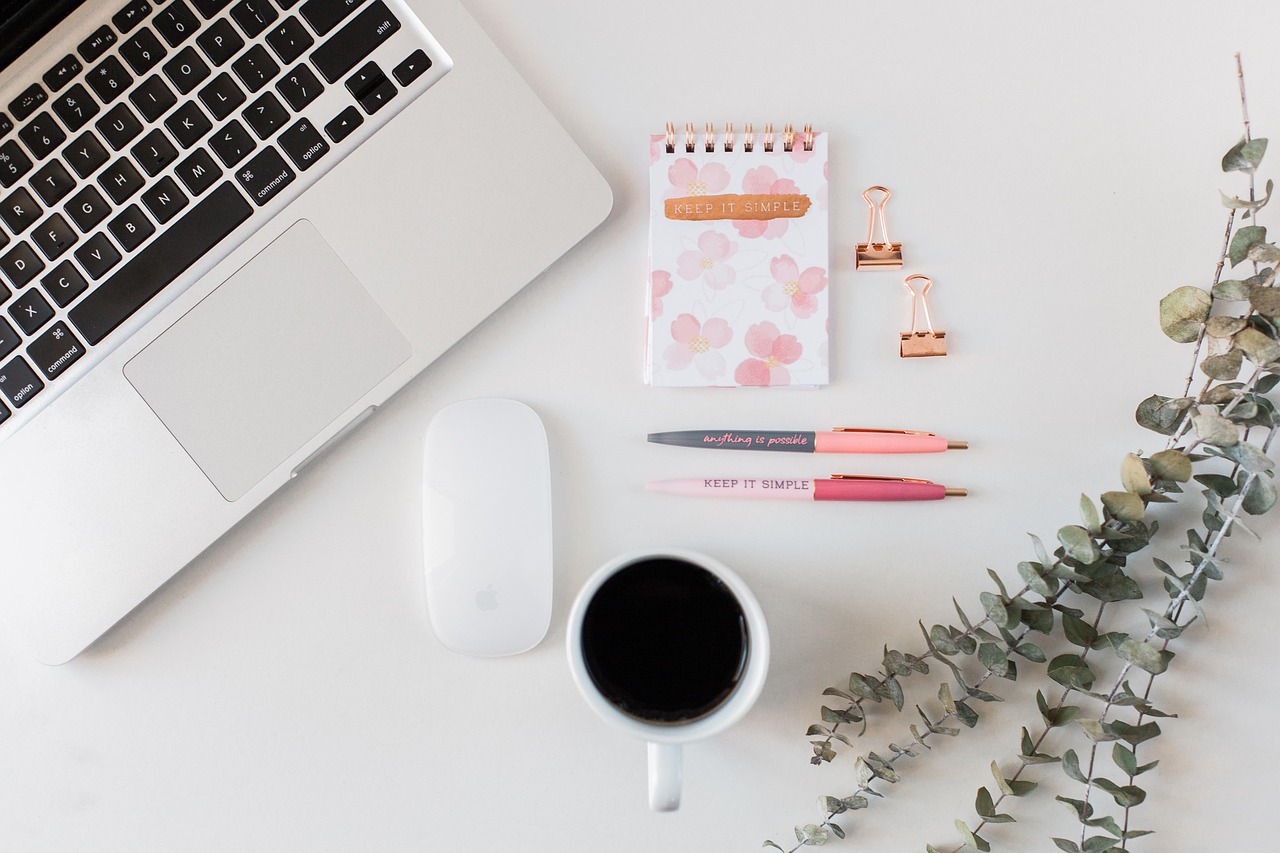 ardoise avec inscrit back to school