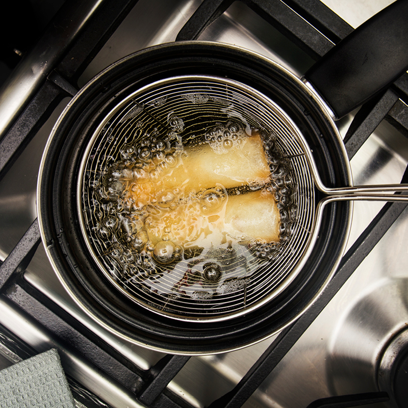 Springrolls in deep-fry