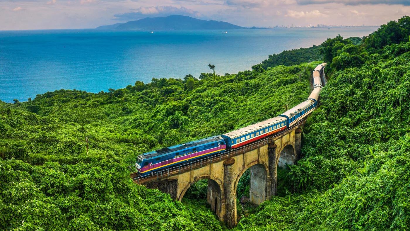 Train sur le col de Hải Vân, itinéraire panoramique conseillé par les travel planners VietNomads
