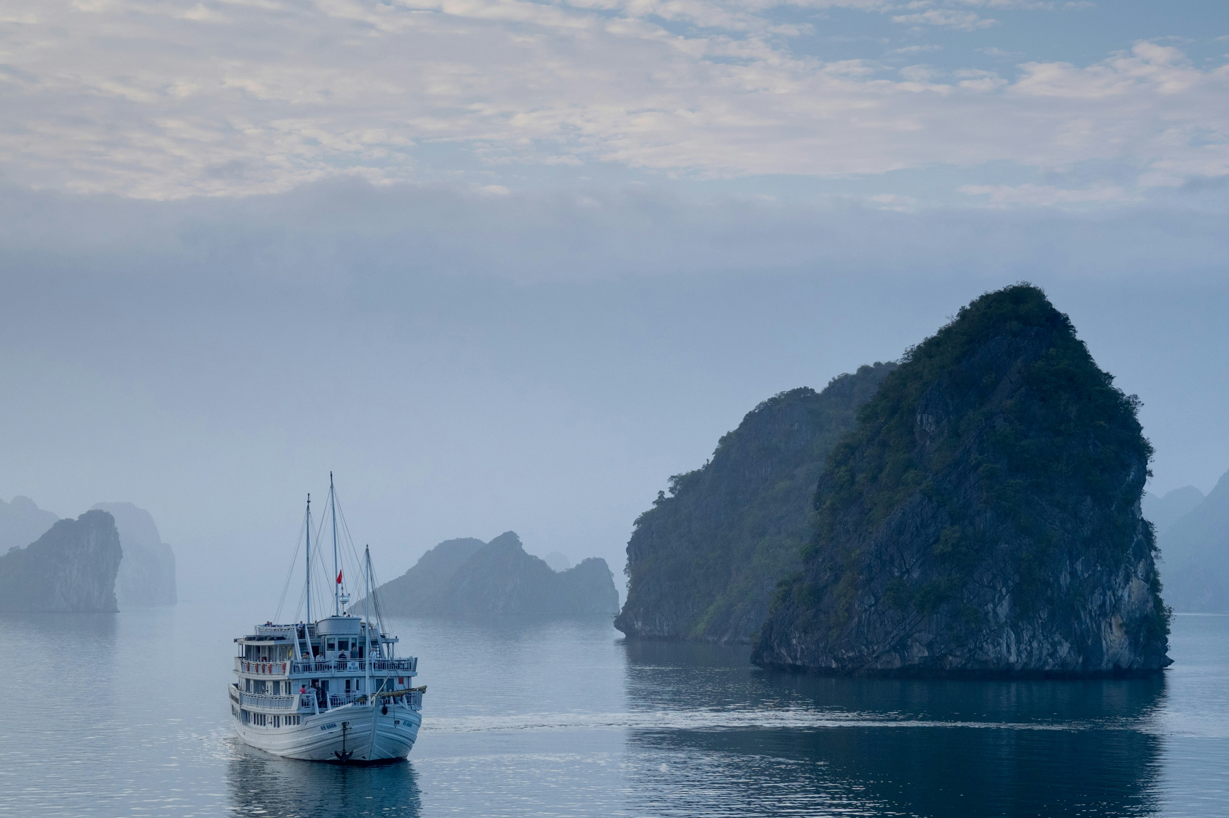 Croisière paisible sur la baie de Lan Ha, alternative authentique à la baie d’Halong avec VietNomads