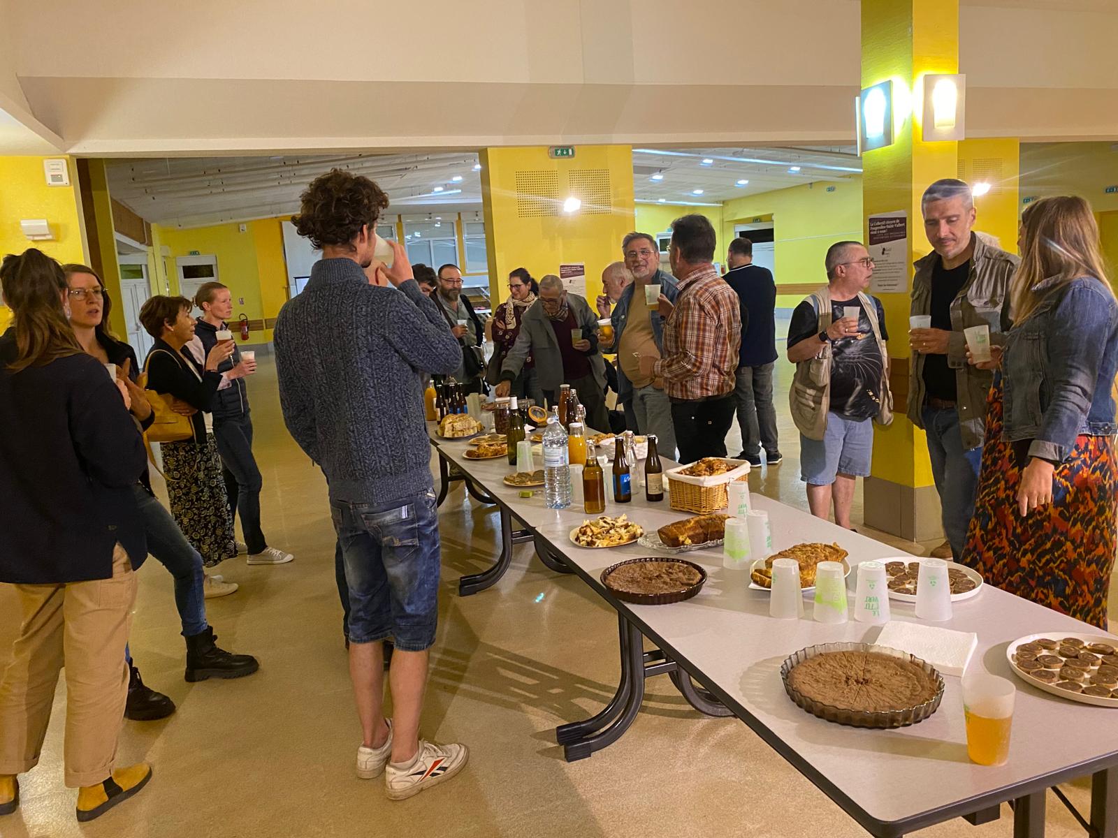 Moment convivial au centre