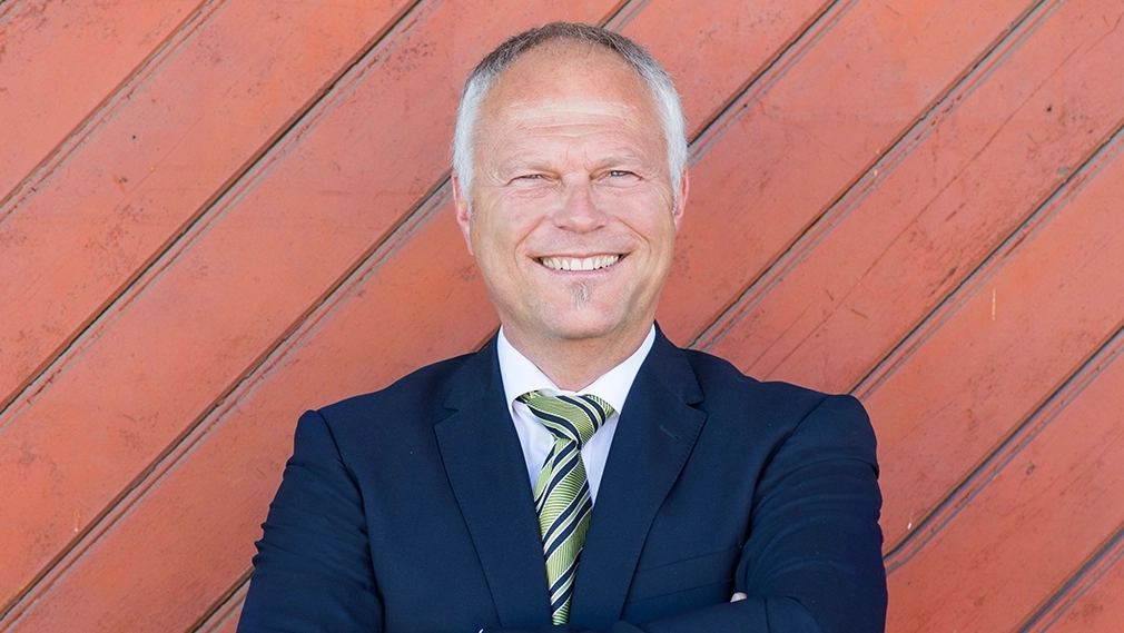 Makle der mit den Käufern die Verträge durchgeht