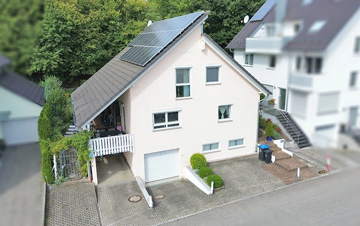 {{REF2_ART}} in {{REF2_ORT}}