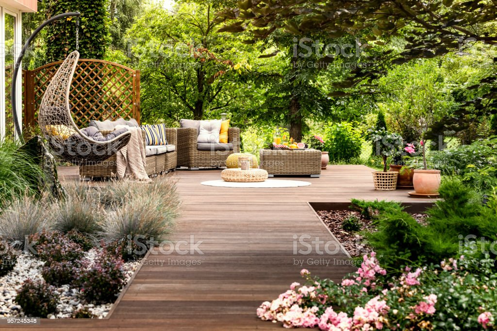 {{REF1_ART}} in {{REF1_ORT}}